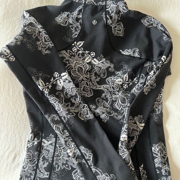 Vintage Lululemon Jacket - Picture 3 of 5